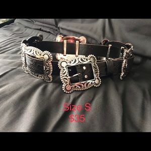 Conch belt. WORN ONCE.